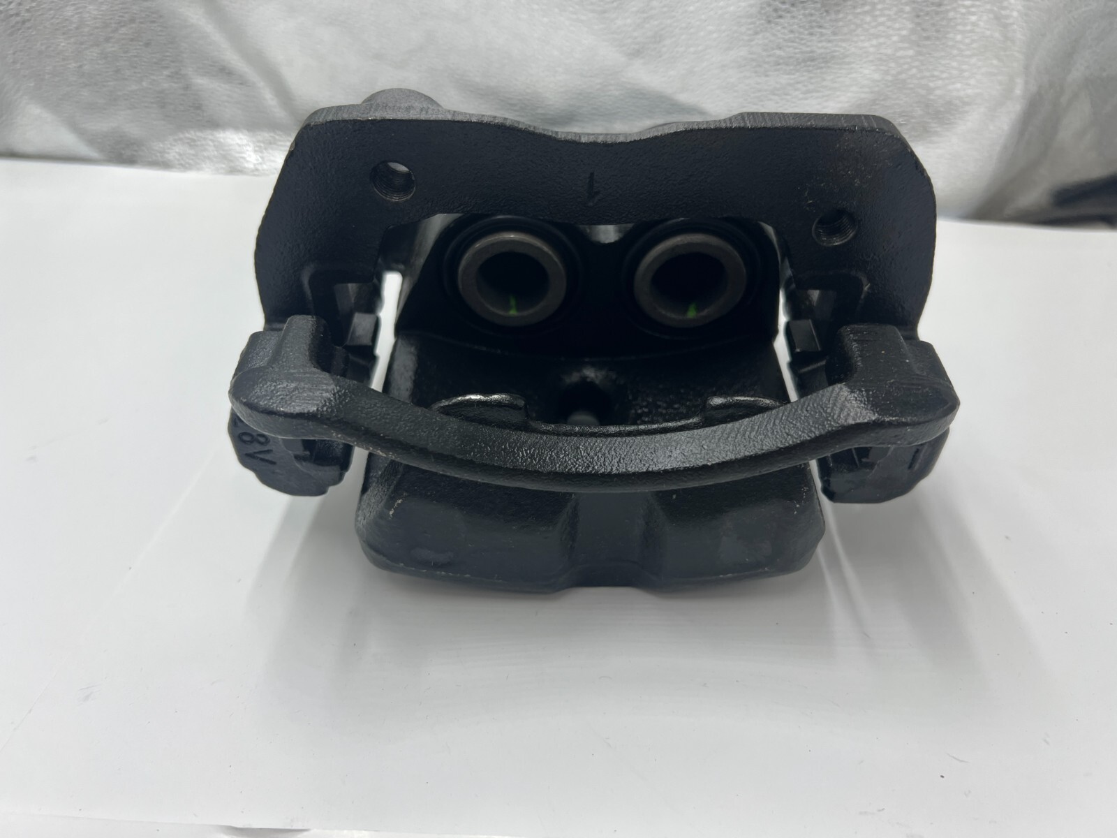 AISIN Brake Caliper 28v (0Z7) Powder Coated Finish Cast Iron Replacement
