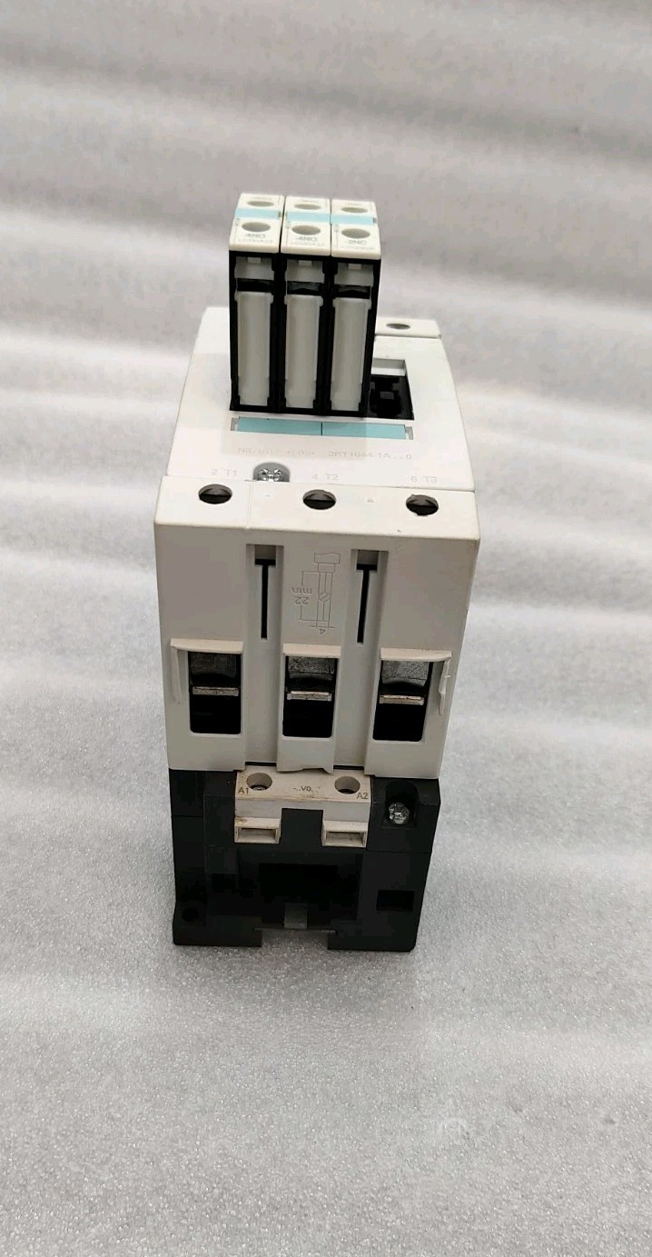 SIEMENS SIRIUS 3RT1044-1A…0 3POLE 100A CONTACTOR FREE FAST SHIPPING FEDEEX
