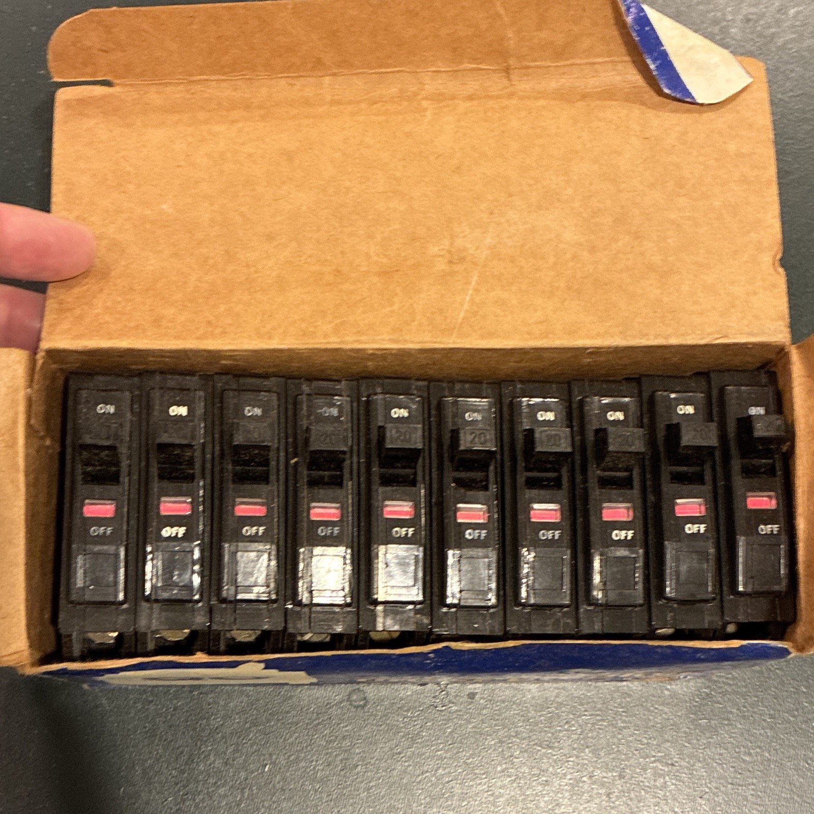 Square D QO120 Circuit Breaker 20A 1-Pole 120/240VAC Trip Indicator 10 Pack
