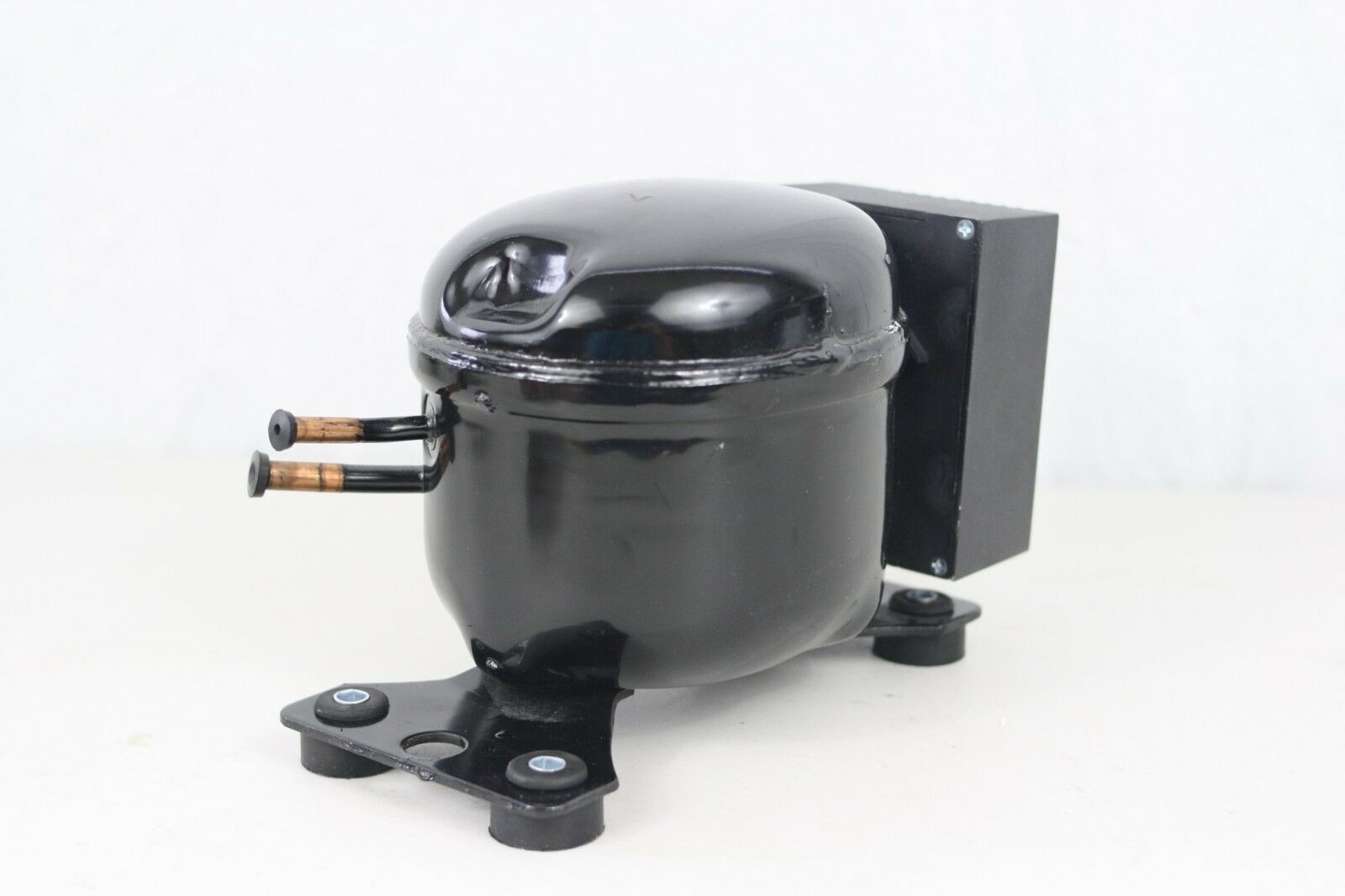 12V 24V DC Refrigeration Compressor Fridge Freezer Marine Solar QDZH35G R134a
