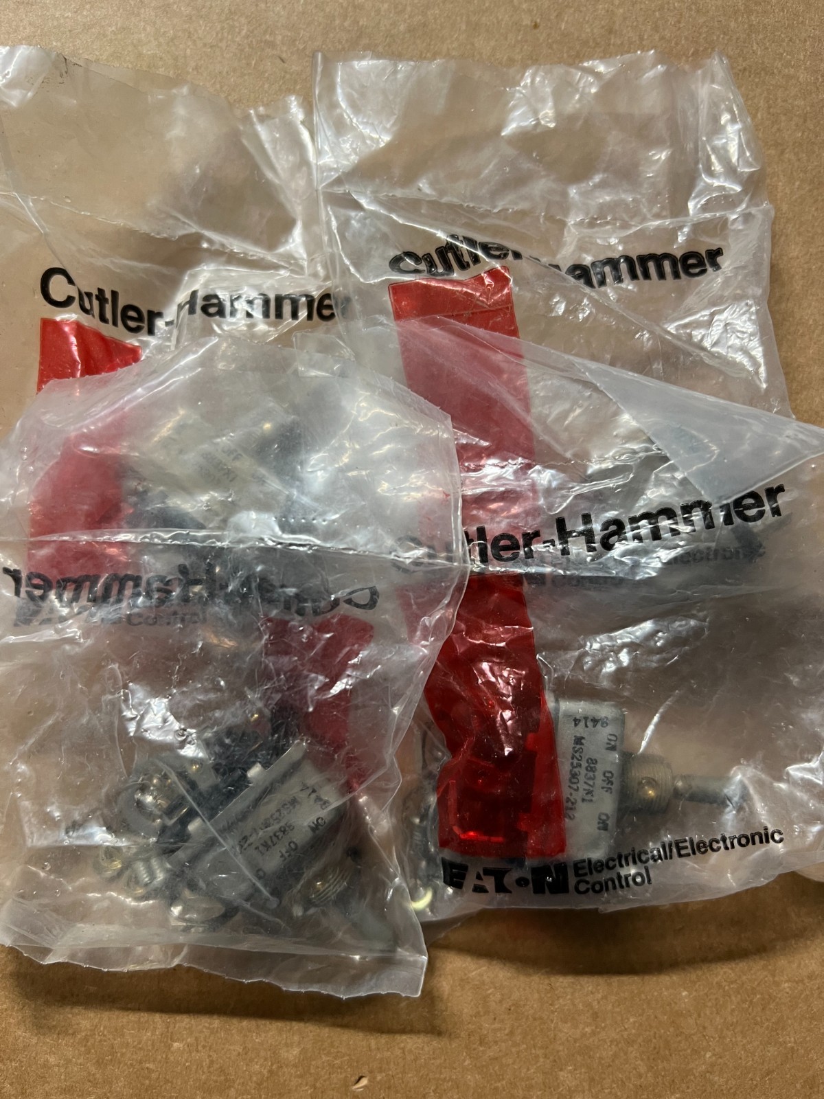 Cutler Hammer Environmentally Sealed 8837K1/MS25307-212 DPDT Toggle Switch, New.