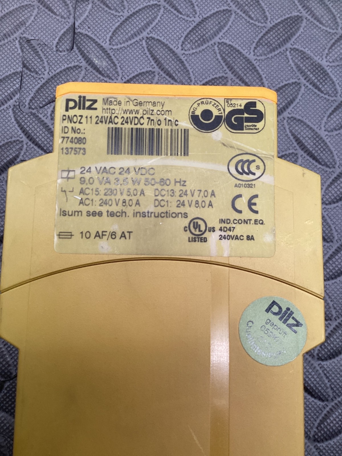 PILZ 774080 PNOZ 11 Safety Relay 24VAC/DC 7NO 1NC USED
