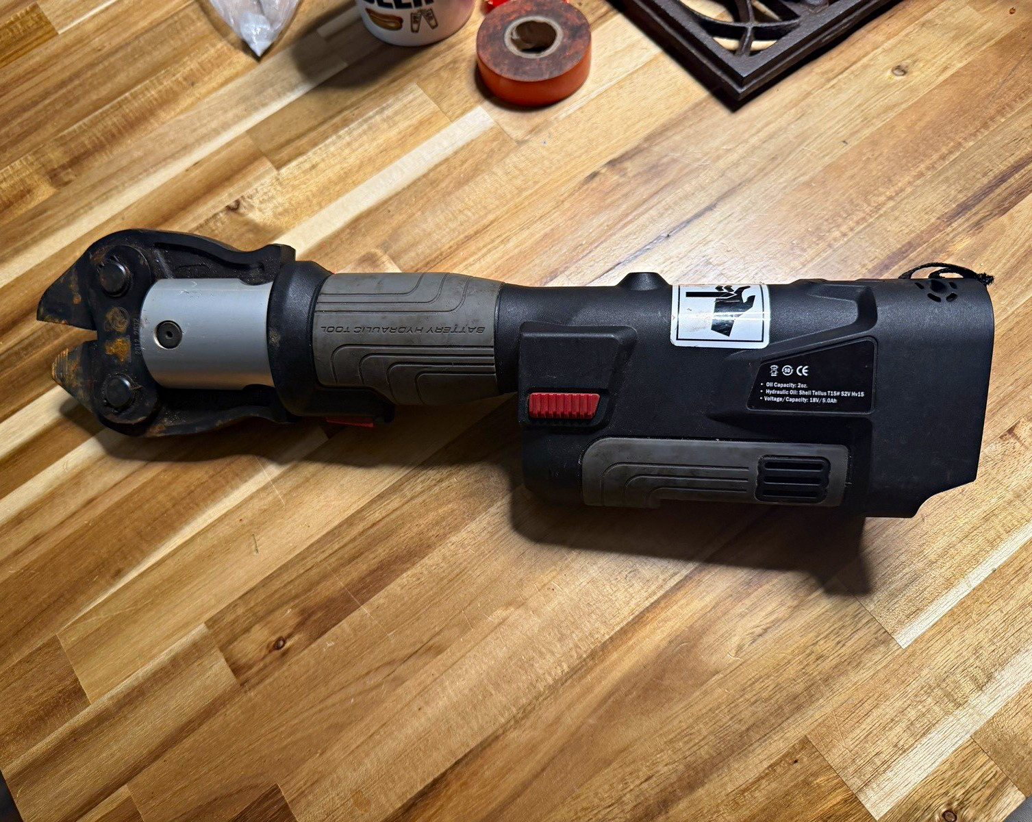Global Industrial Battery Powered Bolt Container Seal Cutter 3/8 inch.