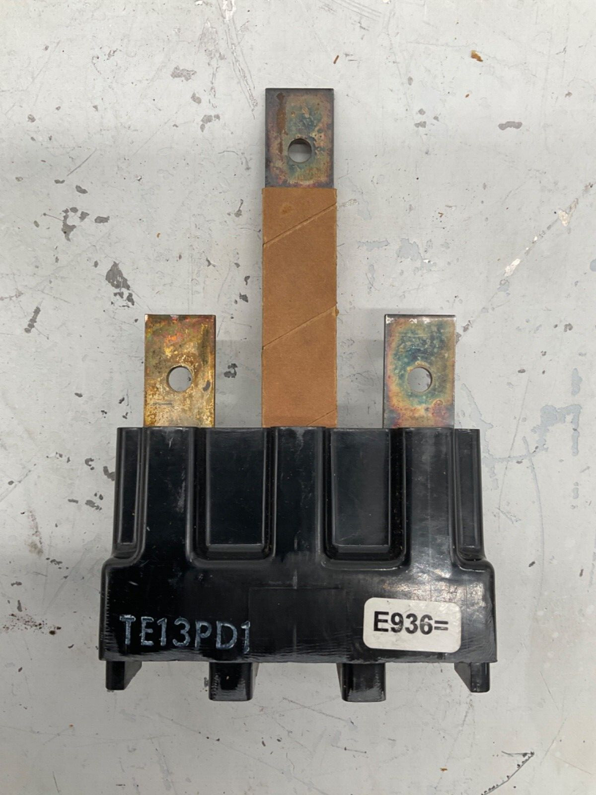 NEW G.E. TE13PD1 PLUG-IN MOUNTING BASE ASSEMBLY 150 A missing breaker side