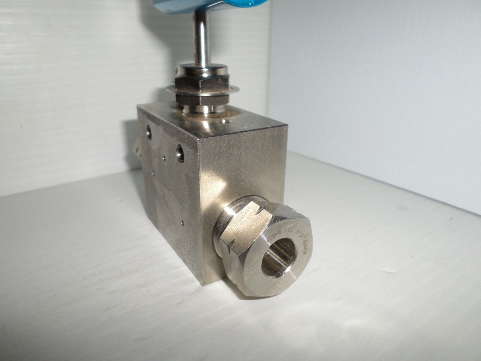 ⭐NEW⭐ SAMI 530V01T03/HVHF9-30K 316L High Pressure Needle Valve 30,000 PSI 9/16″