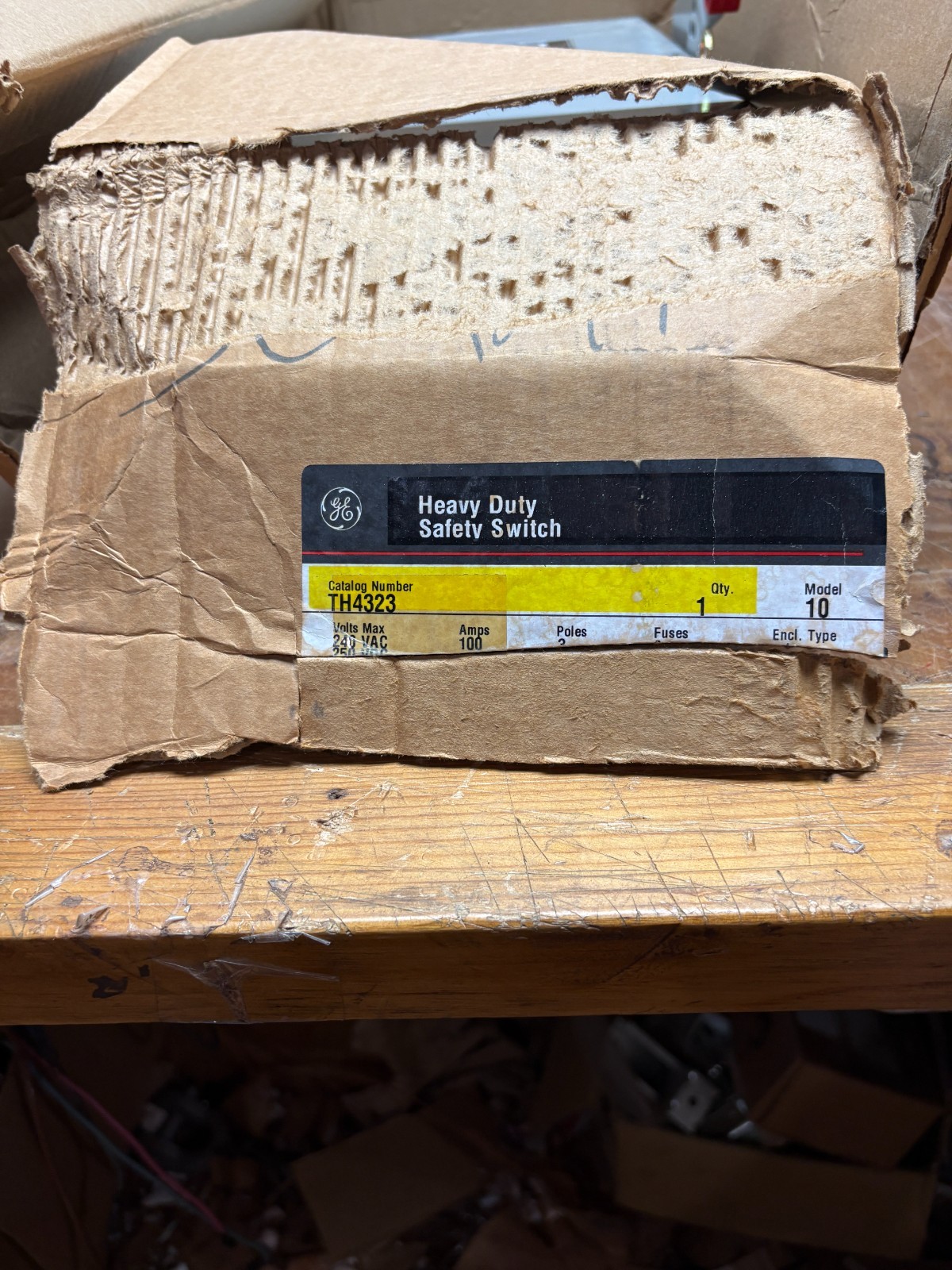 GE TH4323 Fusible Safety Switch Disconnect Model 10 100A 3-Pole 240V