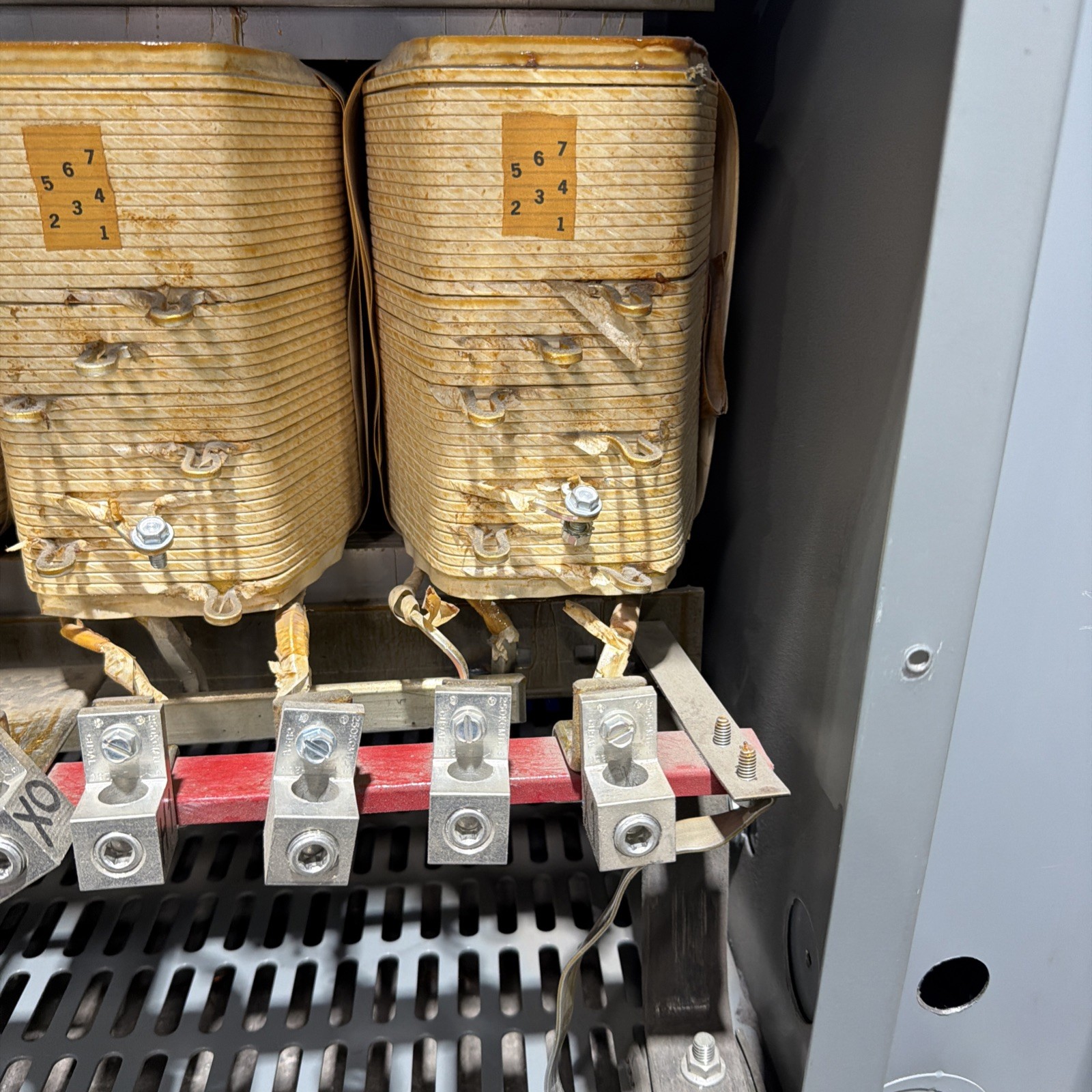 Square D 30kVA 480V Transformer 3PH 60HZ 208Y/120V 30T3HFISNLP 🟦
