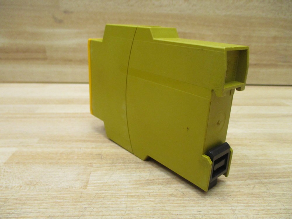 Pilz PNOZ X1 24VAC/DC 3n/o 1n/c Safety Relay 774300