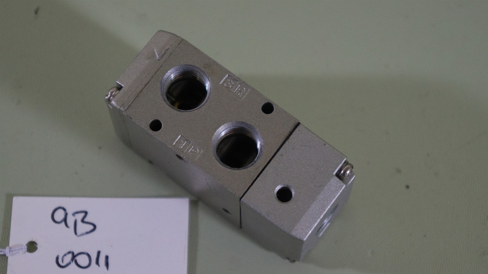 SMC VPA342-02B Air Operated Valve / 0.2-0.8 MPa