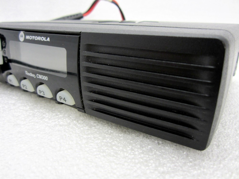 Motorola Radius CM300 Mobile 2-Way Radio with Microphone AAM50KQF9AA1AN