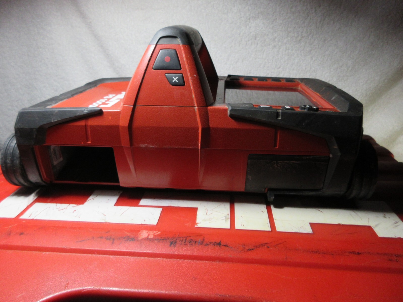 Hilti PS 1000 B X-Scan Concrete Scanner, 2x Batteries & Case works great