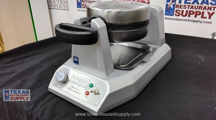 Waring WW180X Commercial Single Belgian Waffle Maker