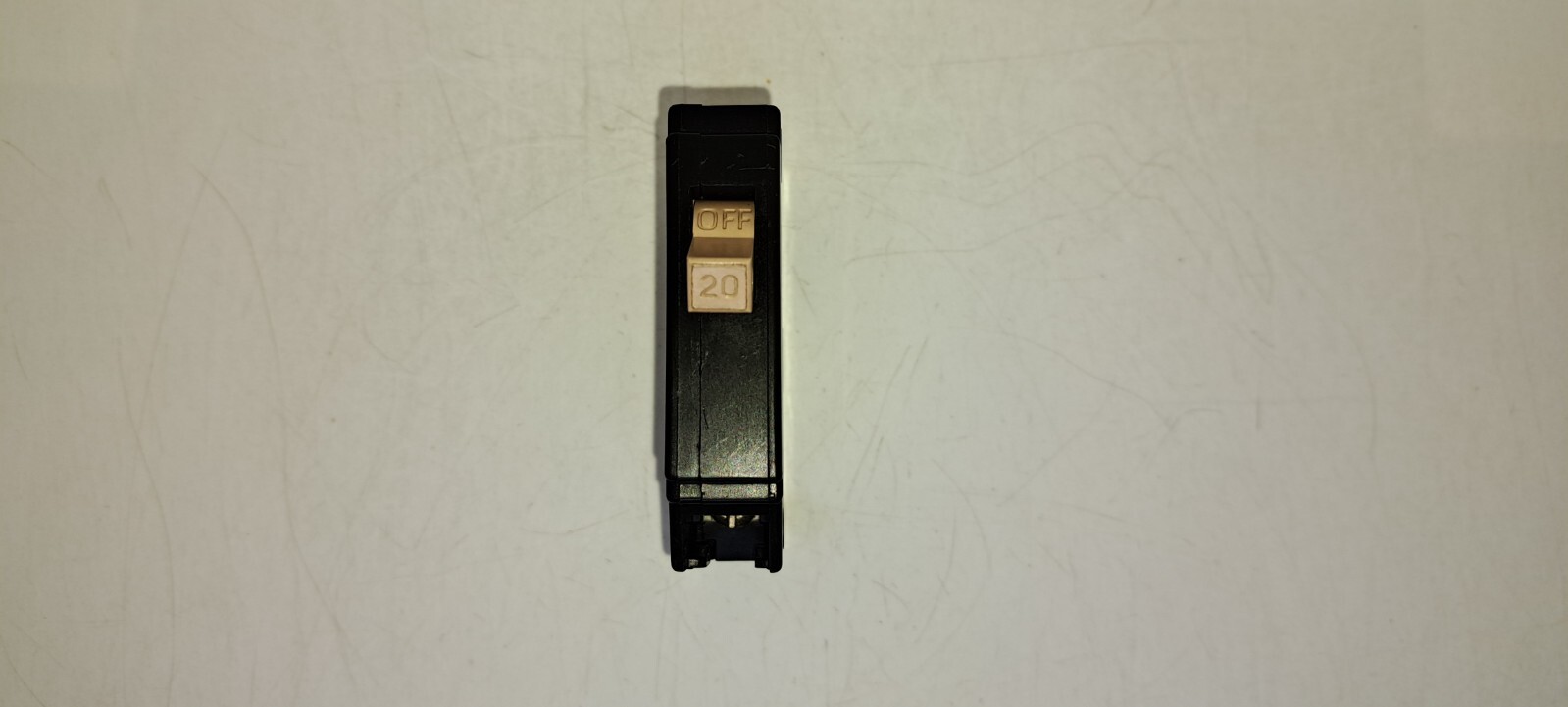 Cutler Hammer CH120 20 Amp 1 Pole Circuit Breaker METAL FOOT
