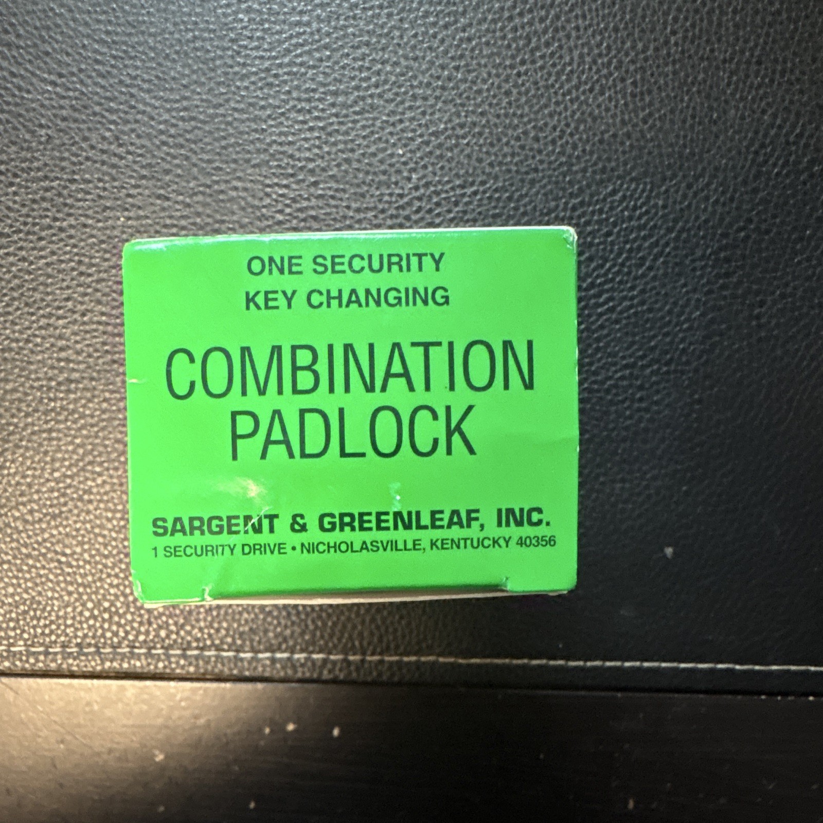 Sargent & Greenleaf FFP110G Key-Changing Combo Padlock DE Keyway Rekeyable