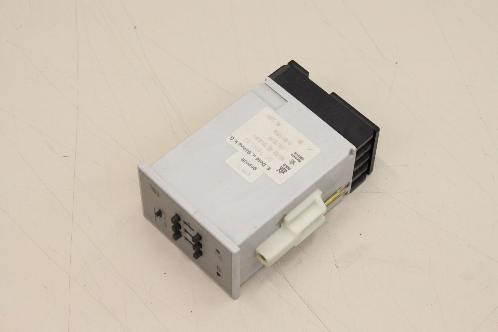 DOLD EC 7800 7800.82 110/220V 0.01-999s Time Relay Minimum EC7800.82 Original Packaging