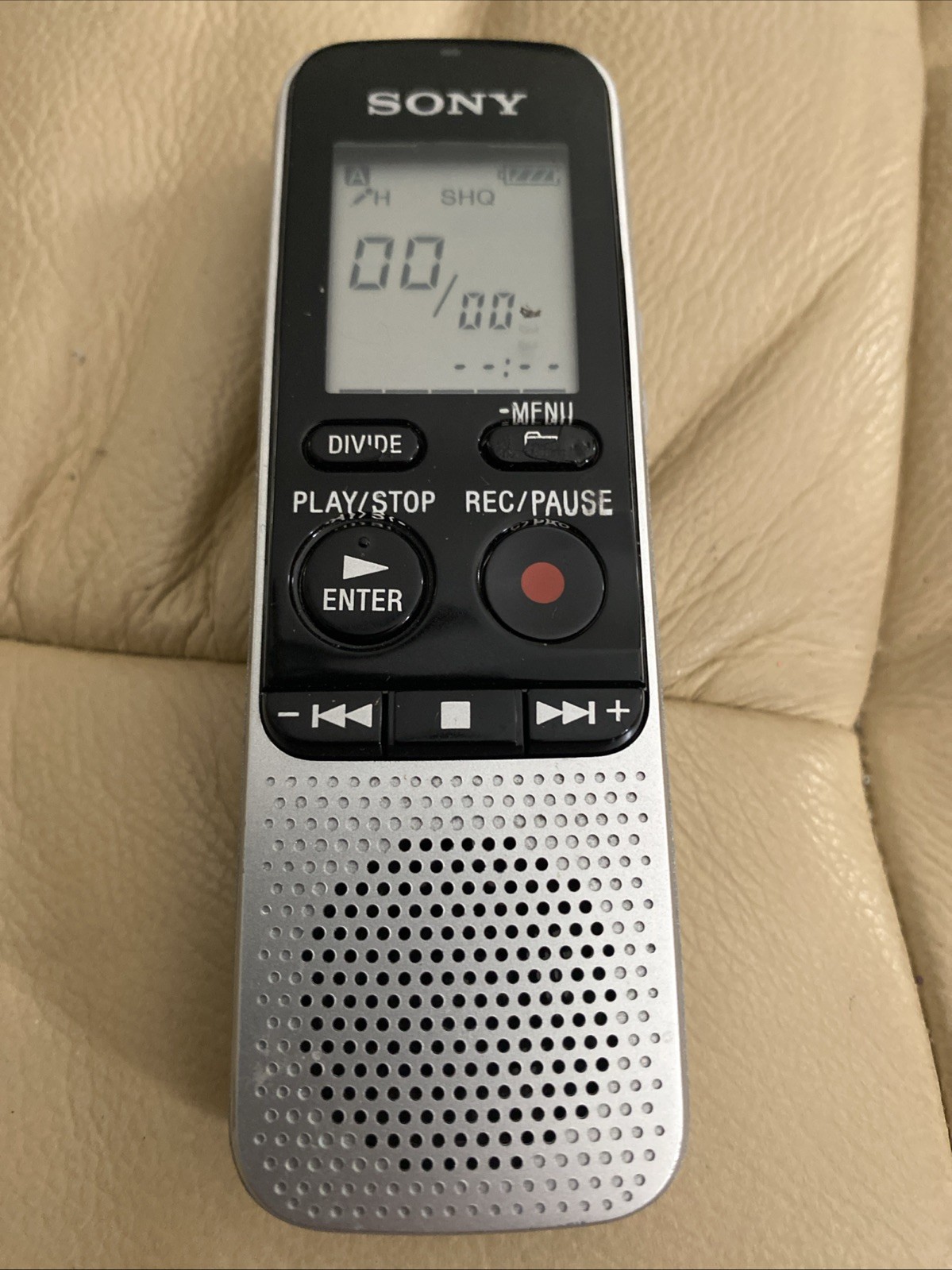 Sony ICD-BX112 Digital Voice Recorder 2GB 500HR Handheld Tested (READ)