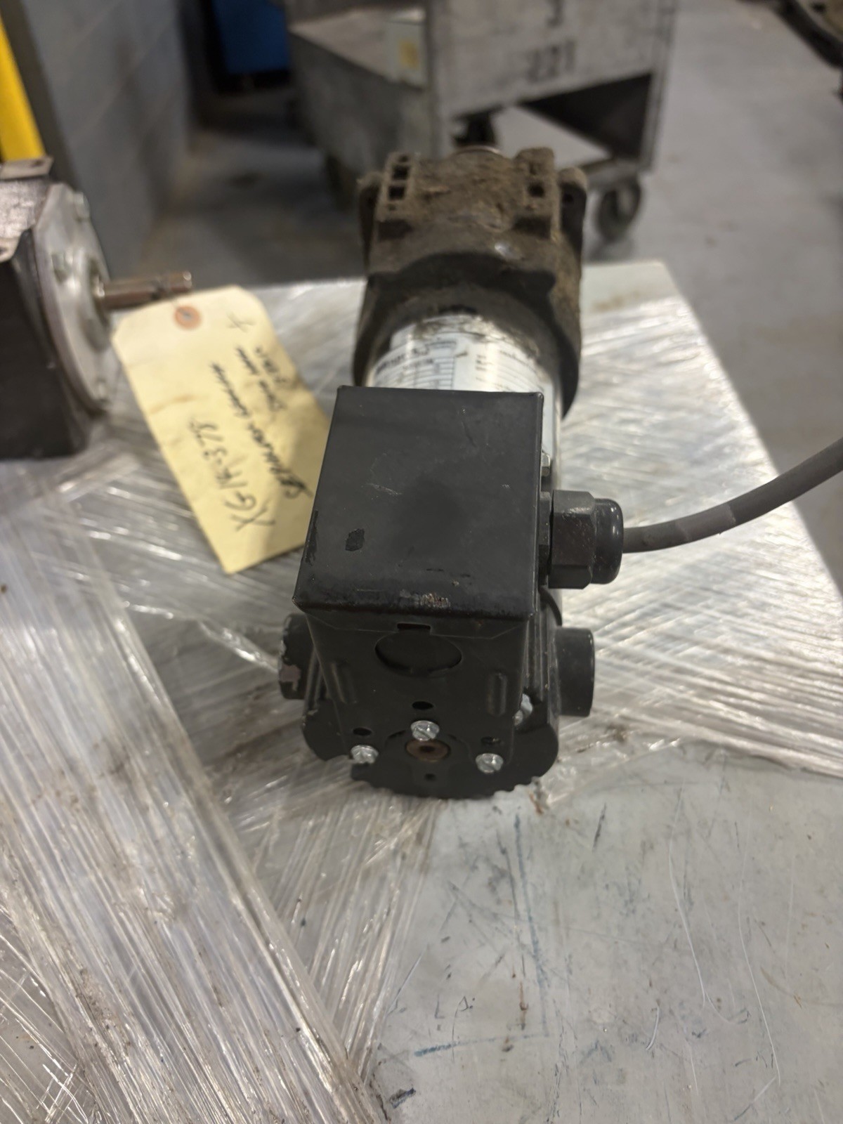Bison 507-01-156 Gear Motor 1.33A 90/130V USED