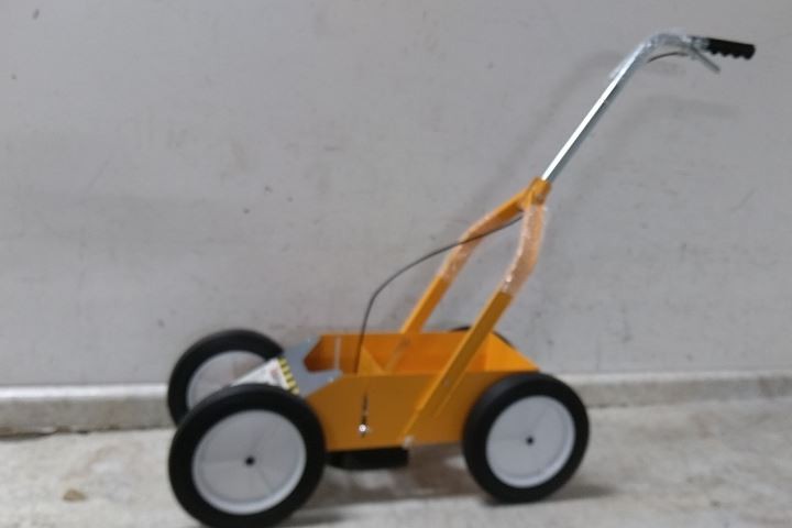 Rust-Oleum 206346 30-3/4 In Overall L Steel Striping Machine