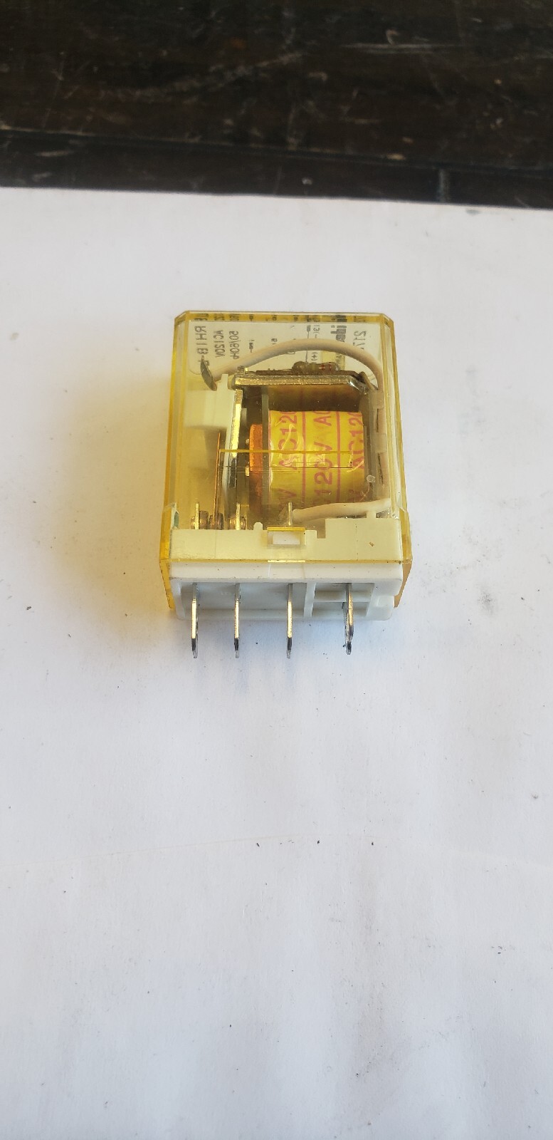 NEW LOT OF 2 IDEC RHIB-L RELAY 120V ( B1-2D)