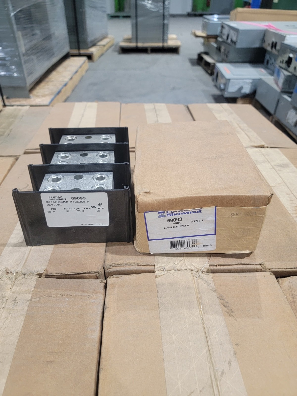 FERRAZ SHAWMUT PDB 3 POLE 600v 69093 Distribution Block 500 kcmil mcm lug lugs