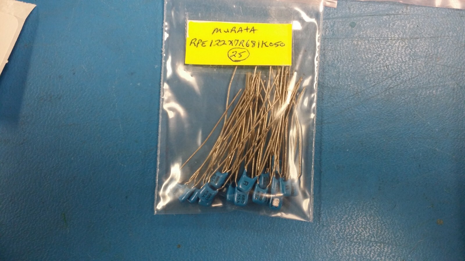 (50PC) RPE122X7R681K050 MURATA MONOLITHIC CER CAPACITOR X7R 680pF 10% 50V RADIAL