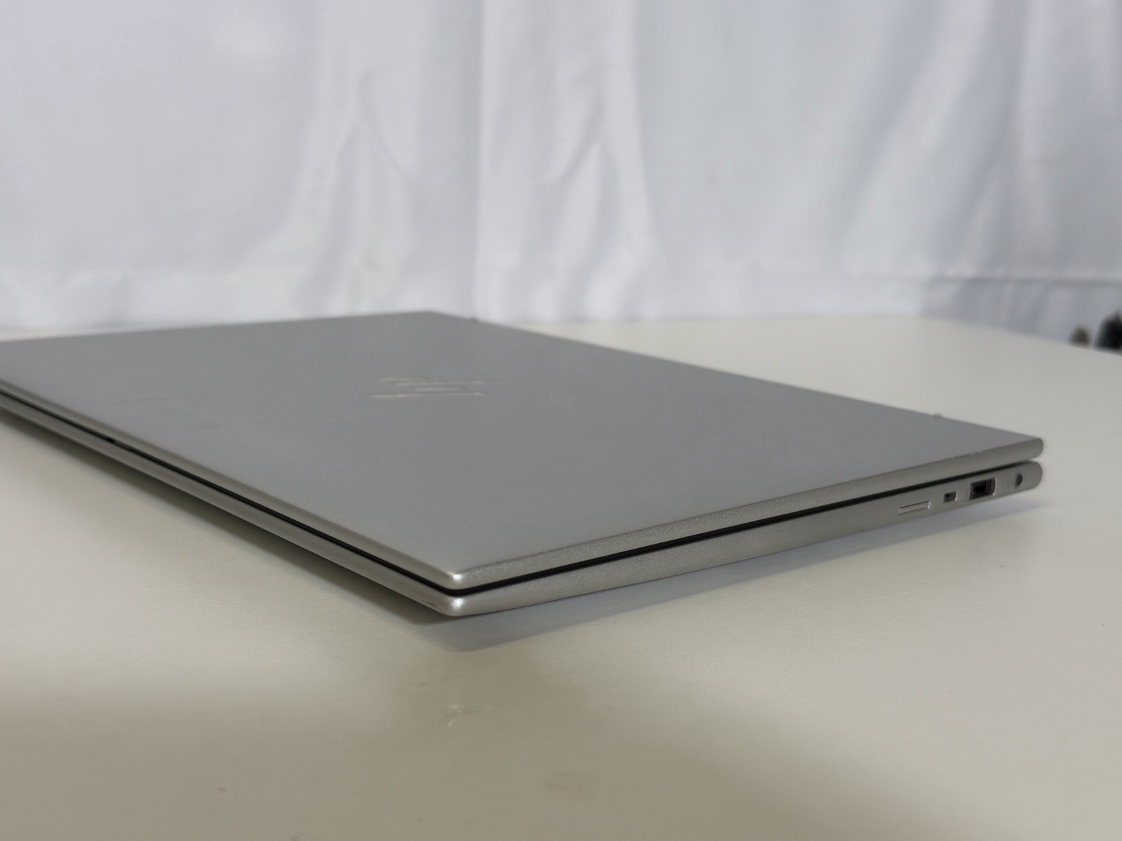 HP EliteBook 1040 G10 14″ Touch i7-1365U 10 Core 16GB 512GB Win11Pro WRTY