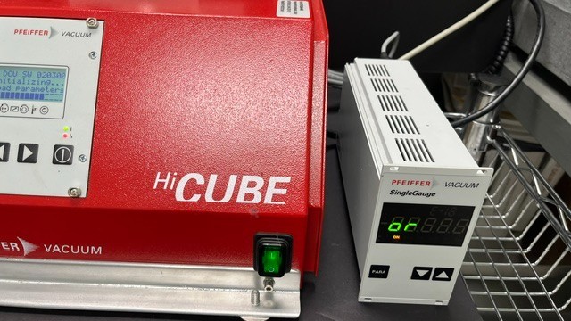 Pfeiffer HiCube 80 Turbomolecular Pump Station / Vacuum Calibration Unit
