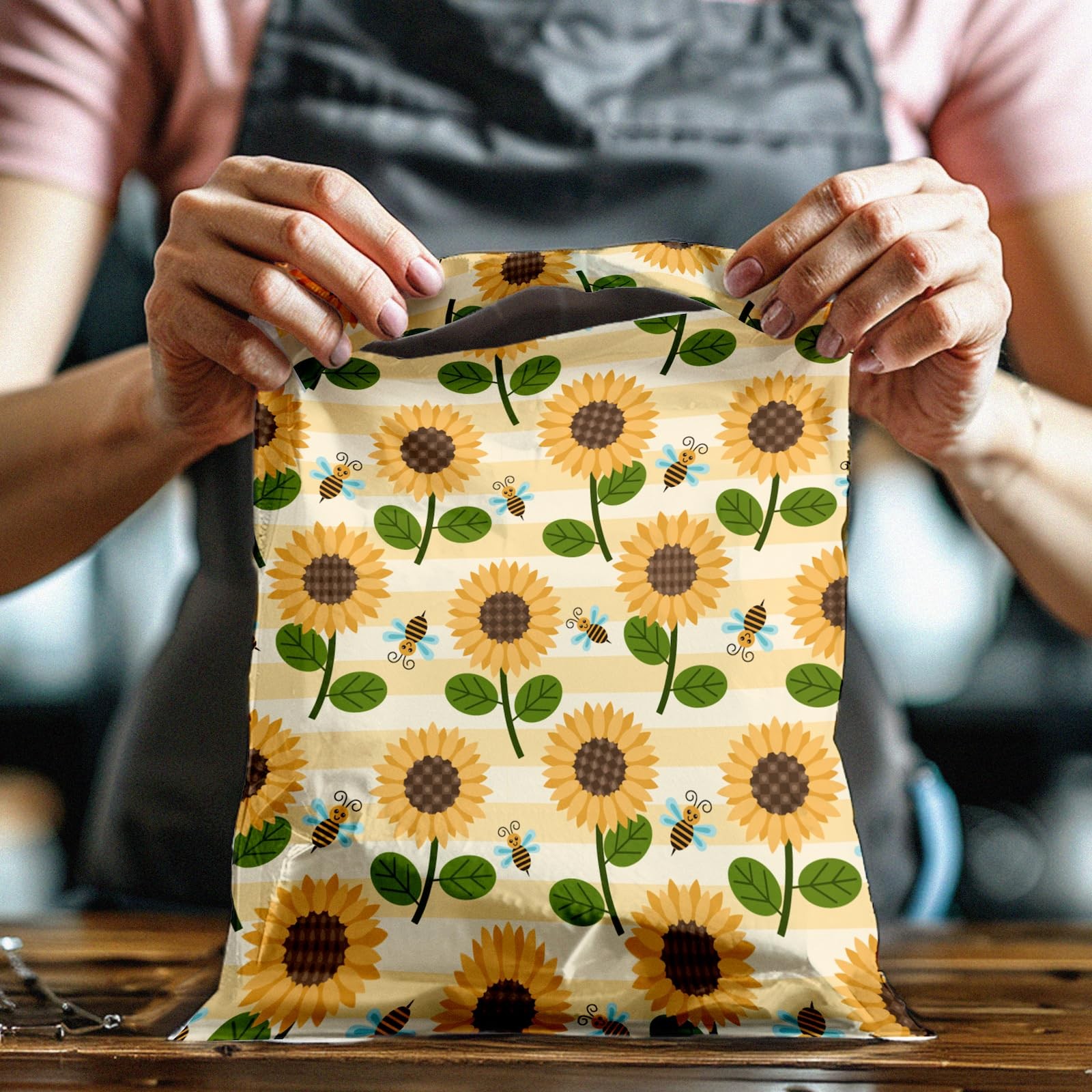 12×15 (50) Sunflowers & Bees Designer Poly Mailers Shipping Envelopes Premium…