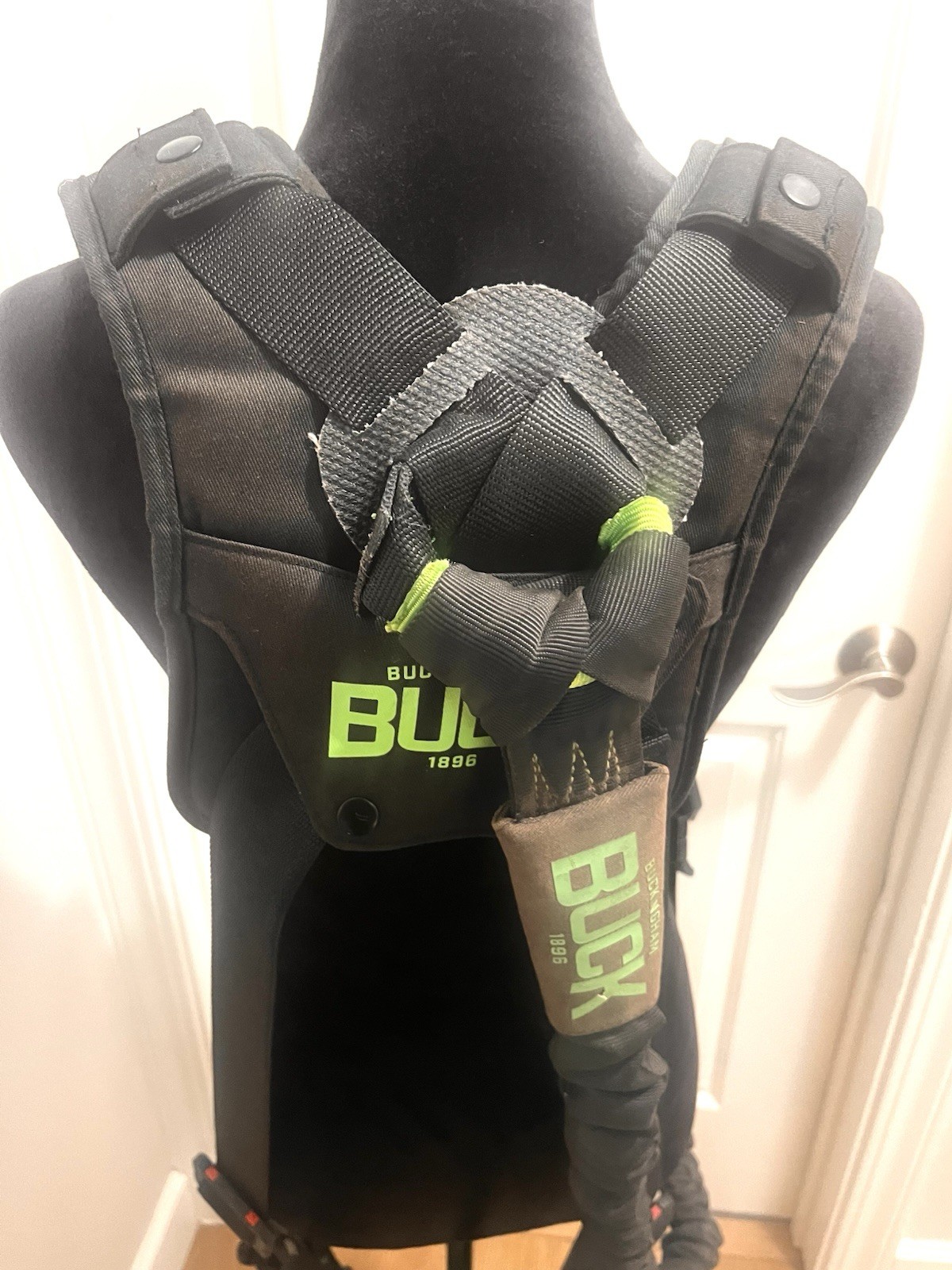 Buckingham Buck Safety Fall Harness w/Leg Straps Energy Absorbing Buckyard 2022