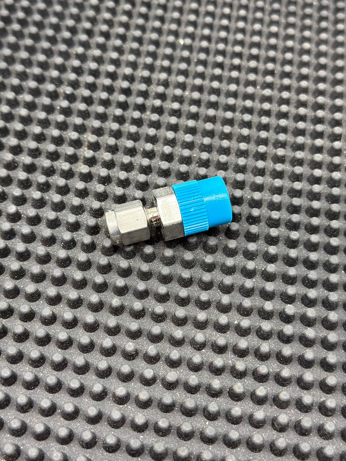 Swagelok SS-200-1-4 Male Connector 1/8″ Tube Compression x 1/4″ Male NPT 316SS