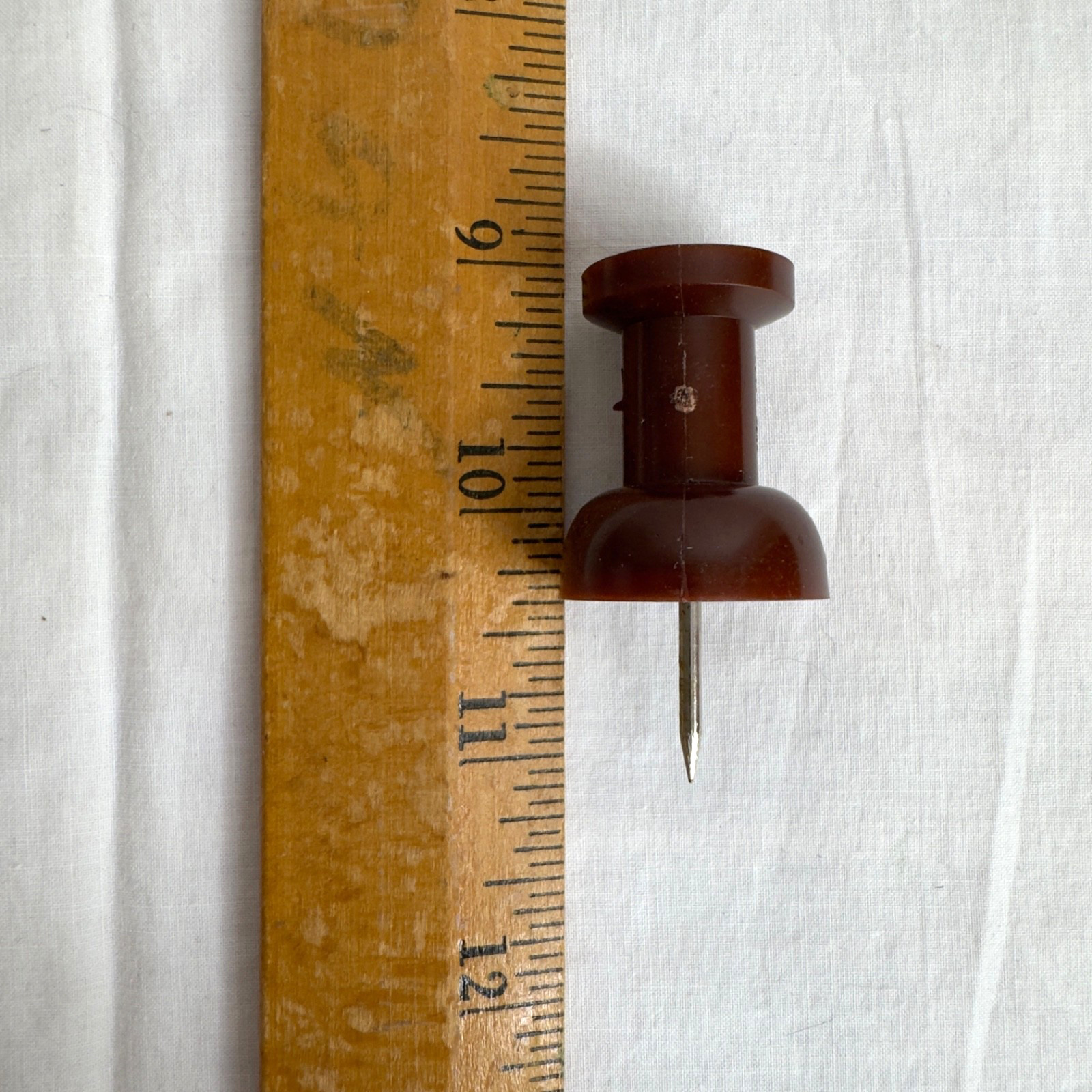 MCM Pop-Art LARGE 2″ PUSH-PINS Red BROWN White HONG KONG Retro OFFICE Supplies
