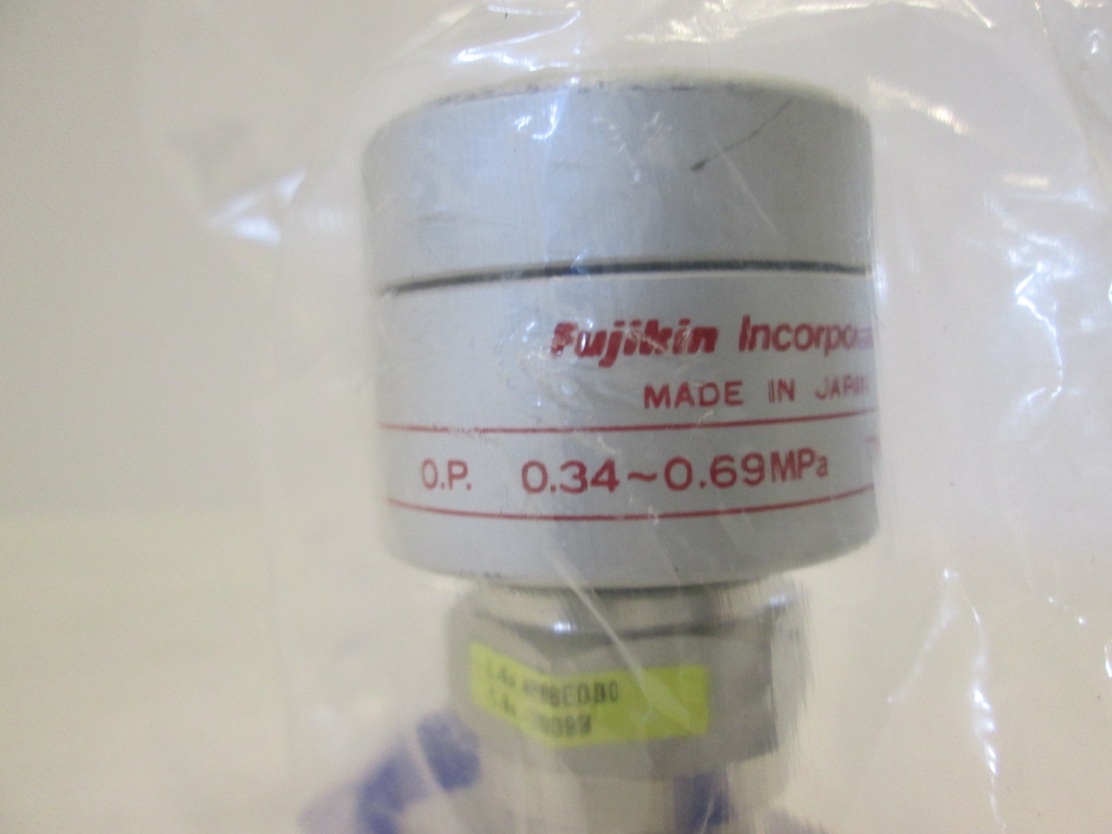 Fujikin, O.P. .34 -.69 MPa Pneumatic Valve, N.C, 316L, 1/2 MVCR, Used