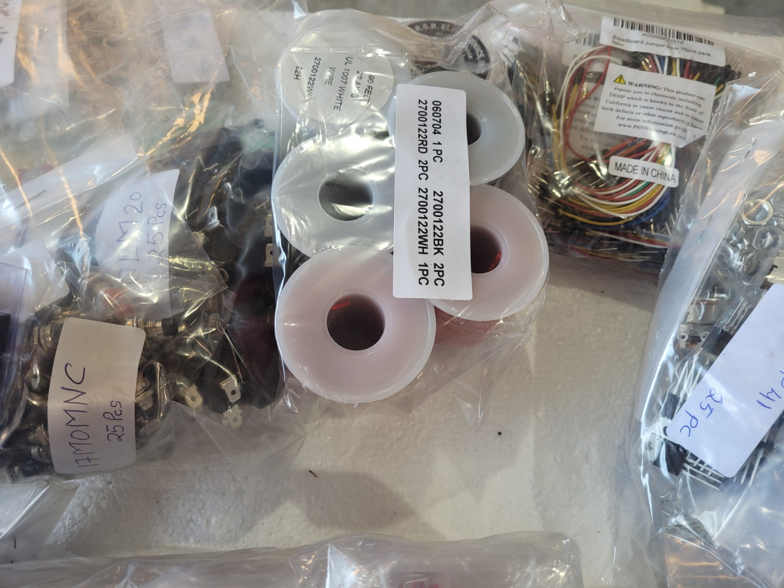Electronix Express Studint Kit Wire Breadboard Batteries LED Timer Terminal Bloc
