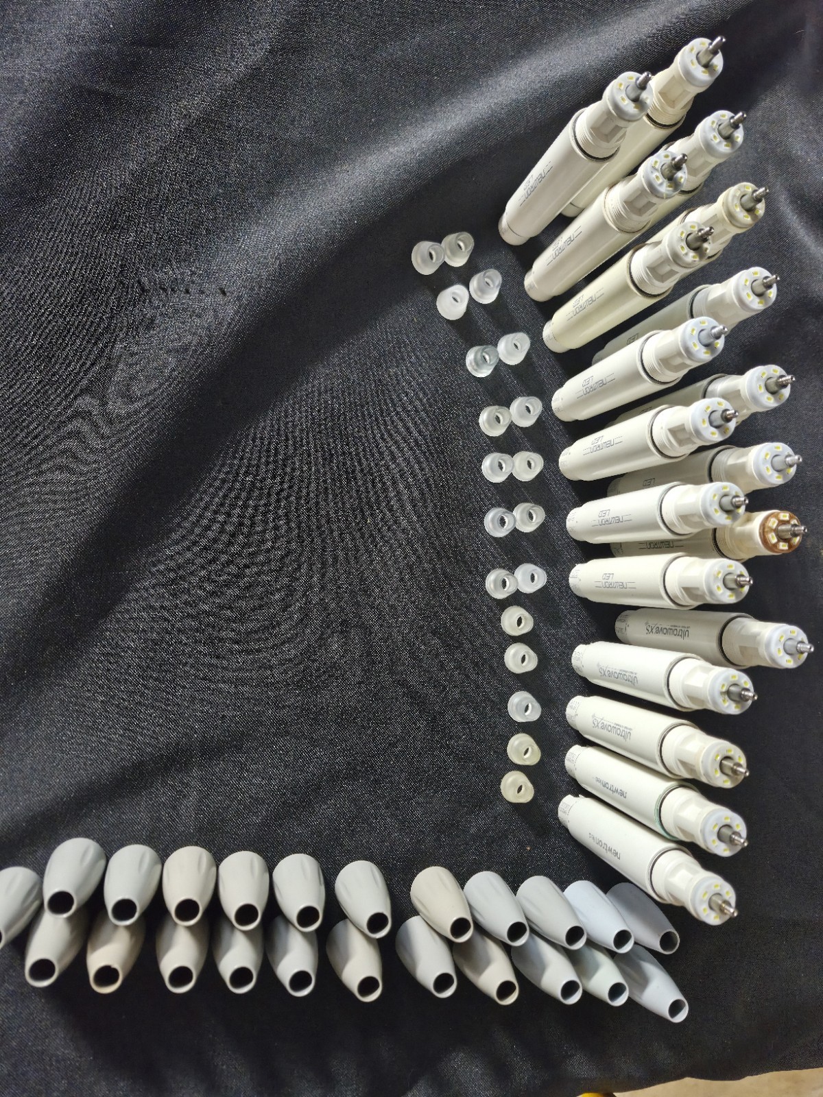 1 Acteon Newtron LED Scaling Handpiece ****Piezotome 2 or Implant Center 2****