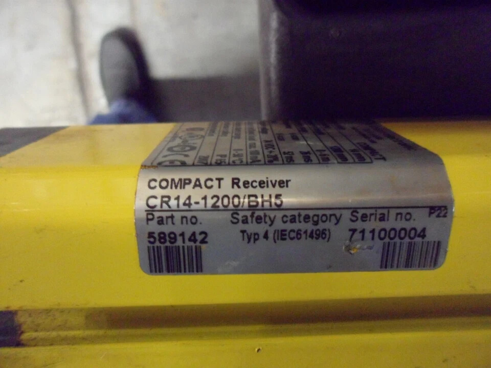 Leuze Lumiflex CR14-1200/BH5 Safety Light Curtain Receiver / 30 Days Warranty.