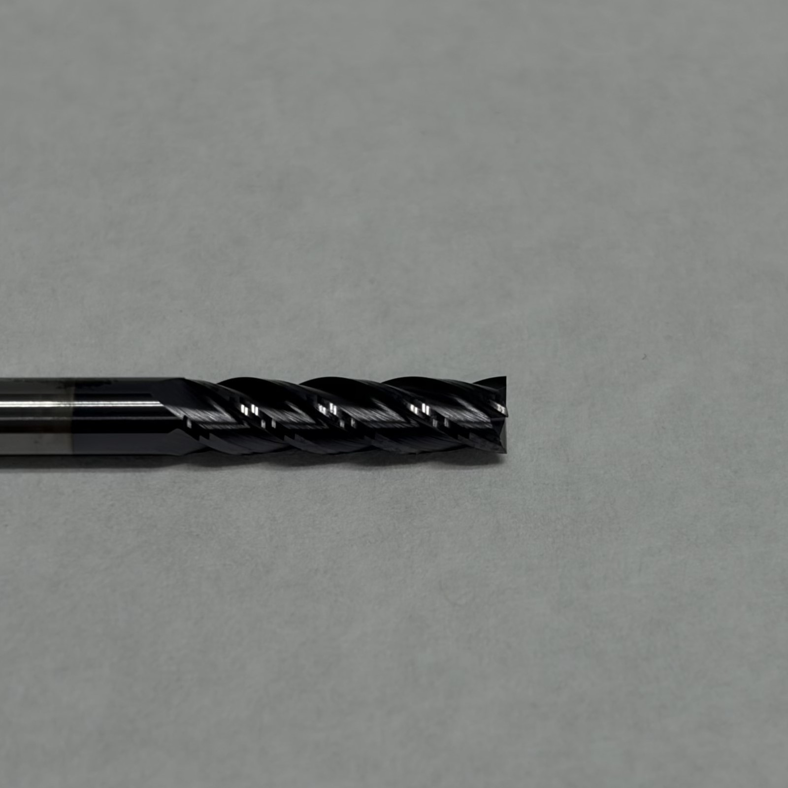 1/8″ 4 FLUTE VARIABLE HELIX CARBIDE END MILL – SQUARE END – TiALN COATED