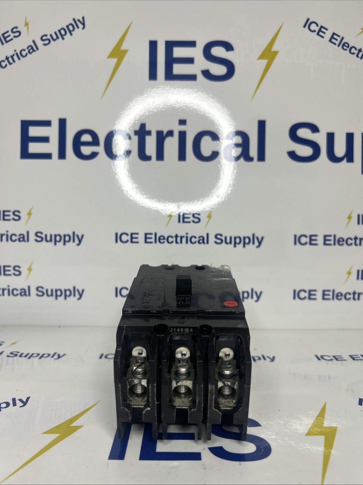 GENERAL ELECTRIC CAT: No. TEY330 30 A 3 P Circuit Breaker