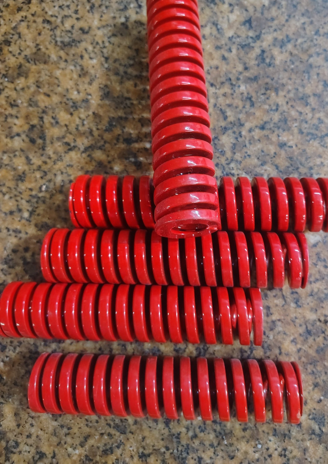 🗽 MDL RED SPRING 1-1/4″ OD X 5/8 ID X 5-1/2″ 5 PCS