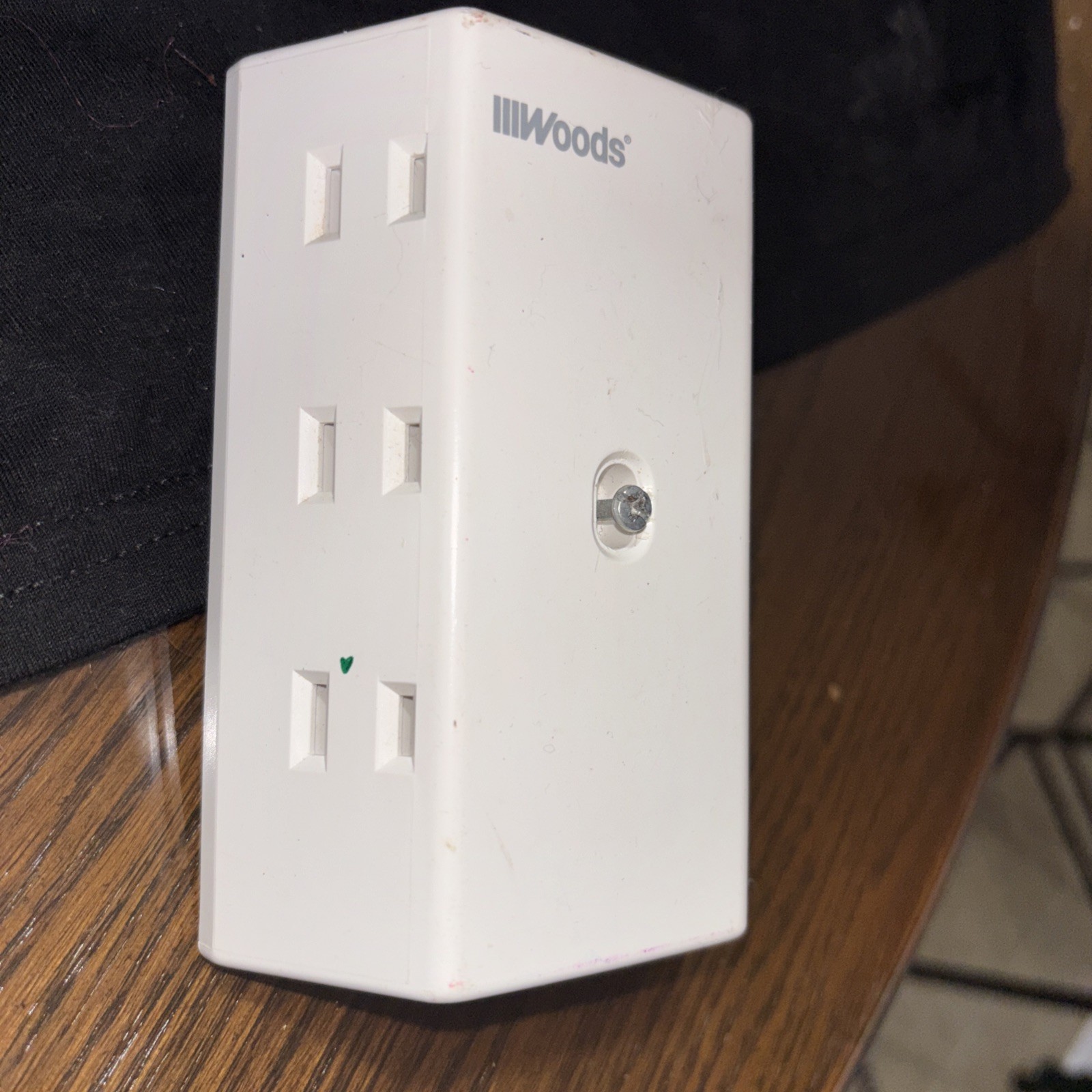 Woods 2 Plug To 6 plug Outlet, Side Plugs 15A-125V 1875 Watts