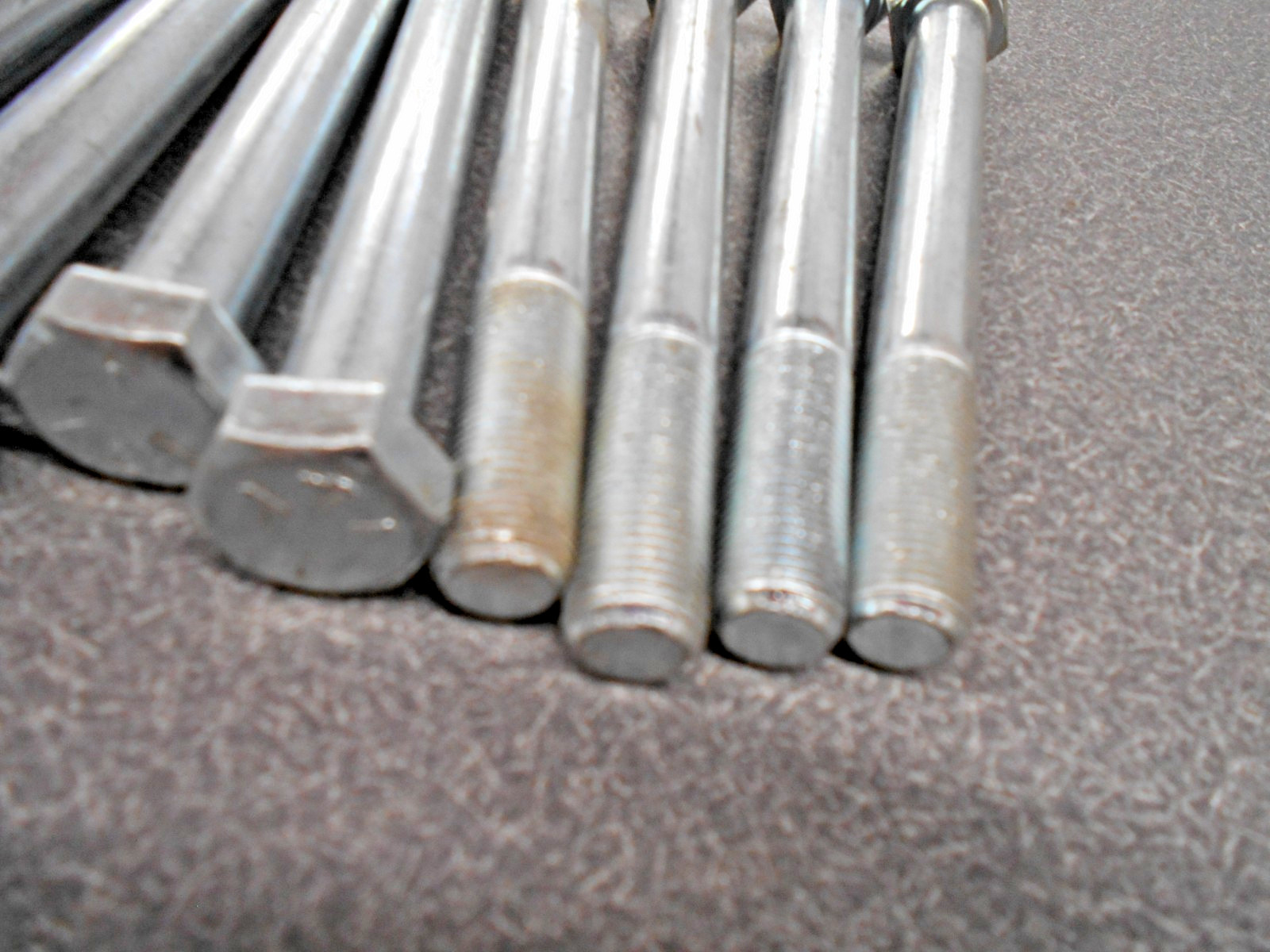 5/8″ x 6.00″ Bolt. (Quantity 8) Grade 5 Capscrew Hex Head Bolt. Fine #18. NOS
