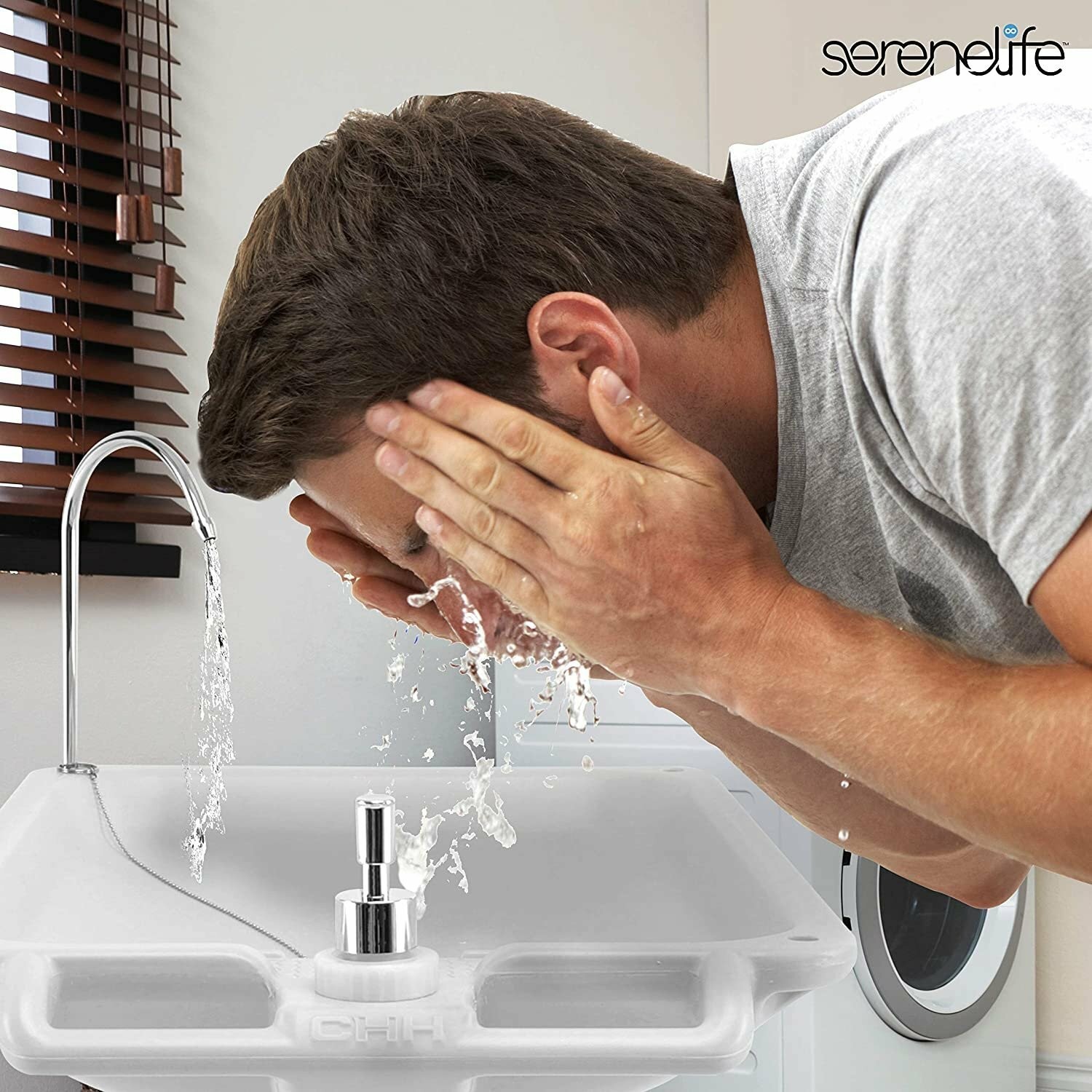 SereneLife SLCASN25 Portable Camping Sink w/Towel Holder & Soap Dispenser-30L