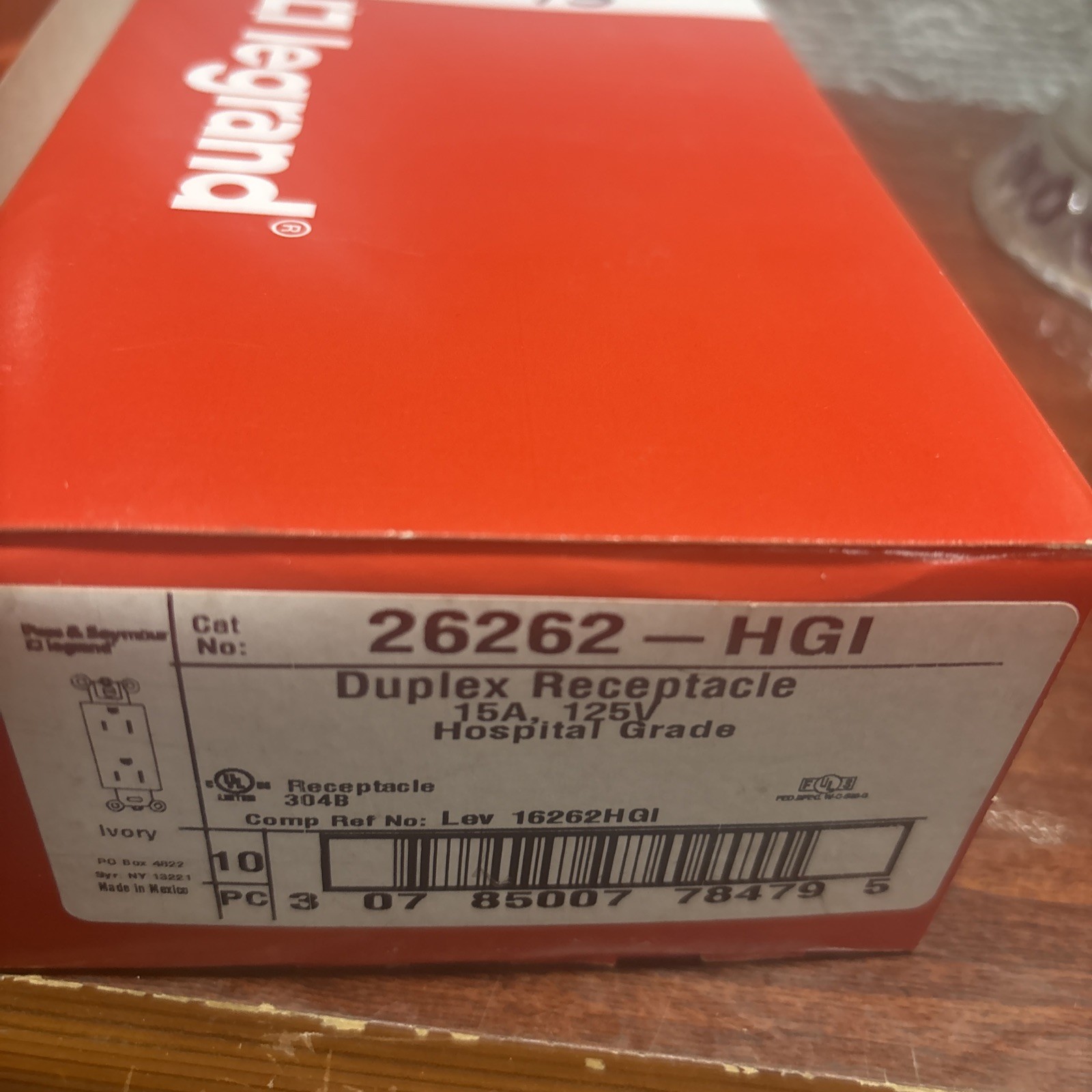 10 Pass & Seymour Legrand 26352-W Decorator Duplex Receptacle White 20A 125V