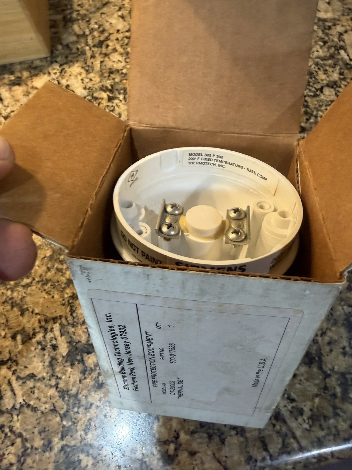 NOS Siemens Pyrotronics DT-200CS Thermal Detector 200F Thermotech 302 P 200