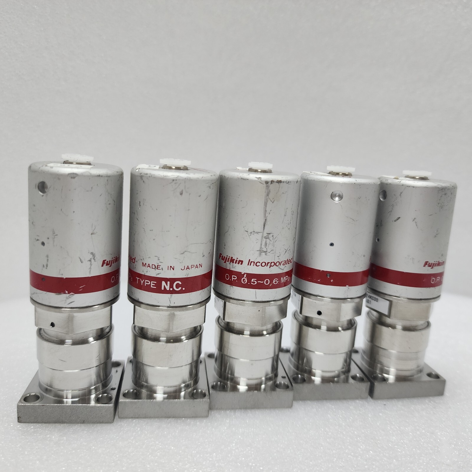 Lot of 5 Fujikin 0.P. 0.5-0.6 MPa Valve , C No. 565601 Type NC, Used,Jp+96942