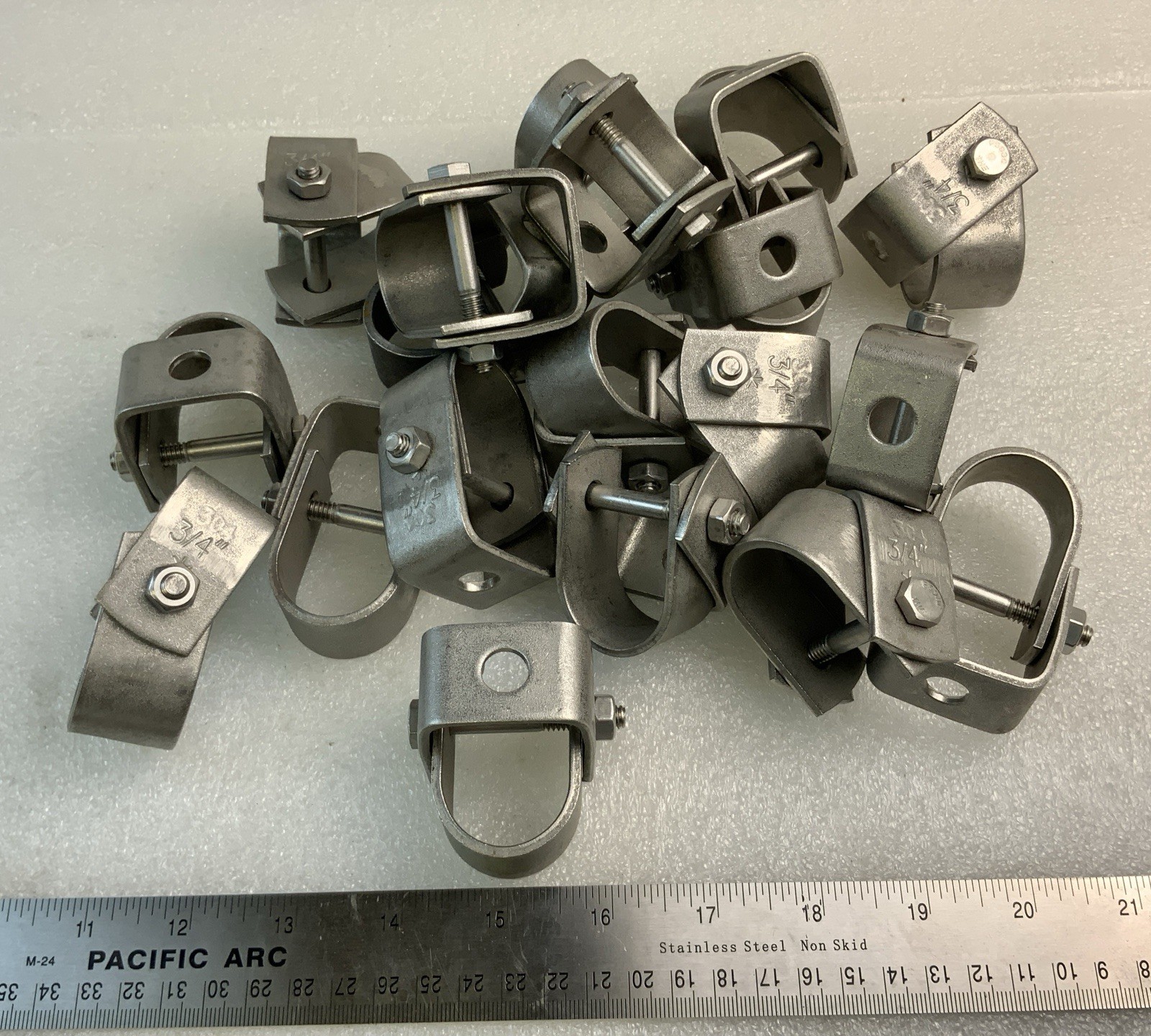 (LOT OF 19) 3/4″ CLEVIS HANGER SS-304