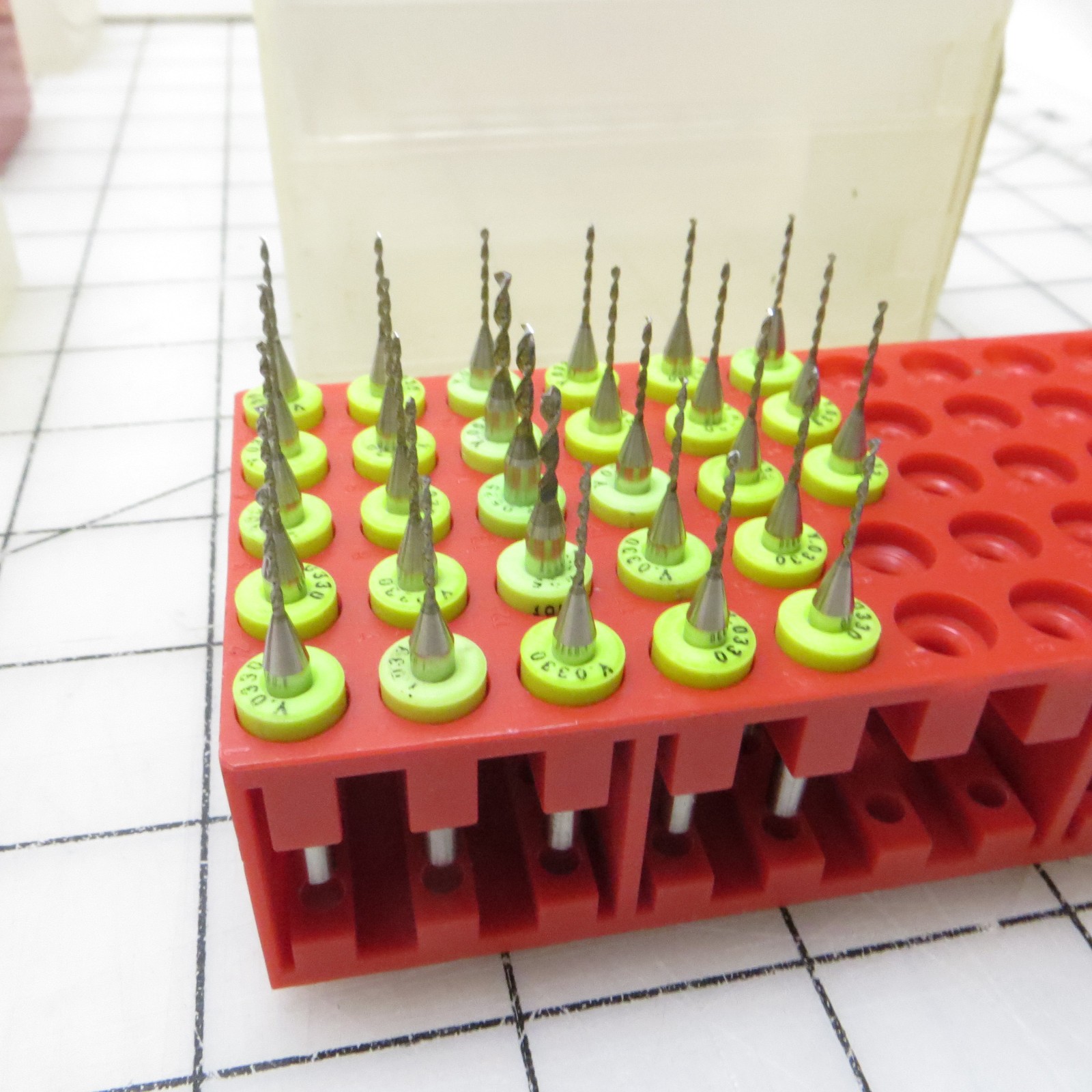 1/8″ Shank Precision PCB CNC Drill / Router Bits Mixed Lot of 560 Thicker Gauges