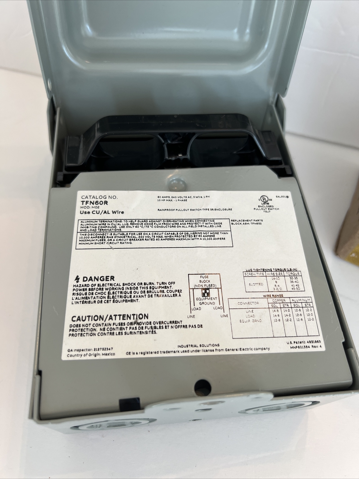 GE 30-Amp Fusible Enclosed Molded Case Switch Disconnect