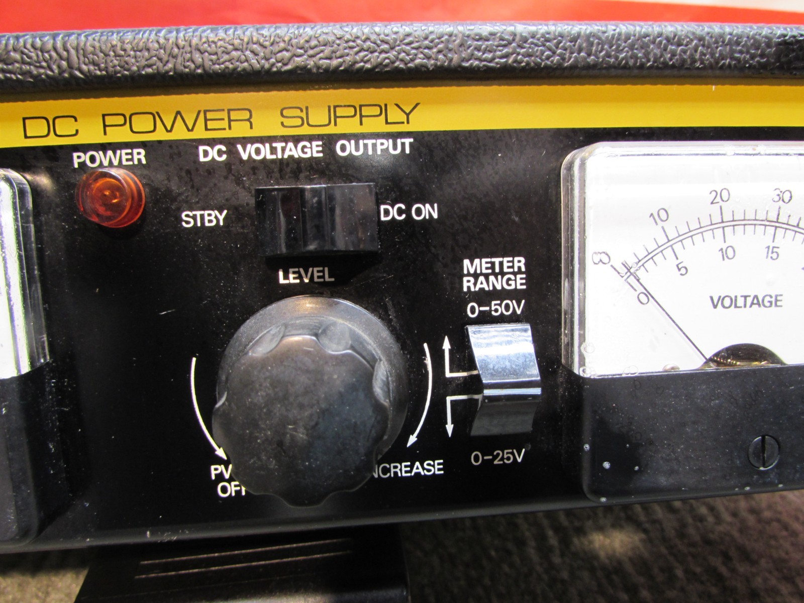 ESTATE* VINTAGE DYNASCAN B&K 1601 DC POWER SUPPLY ~ READ