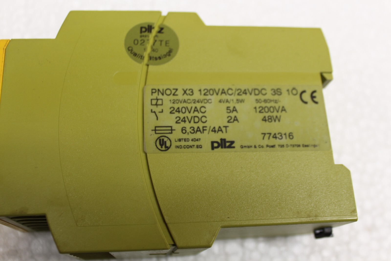 PILZ PN0ZX3 Safety Relay