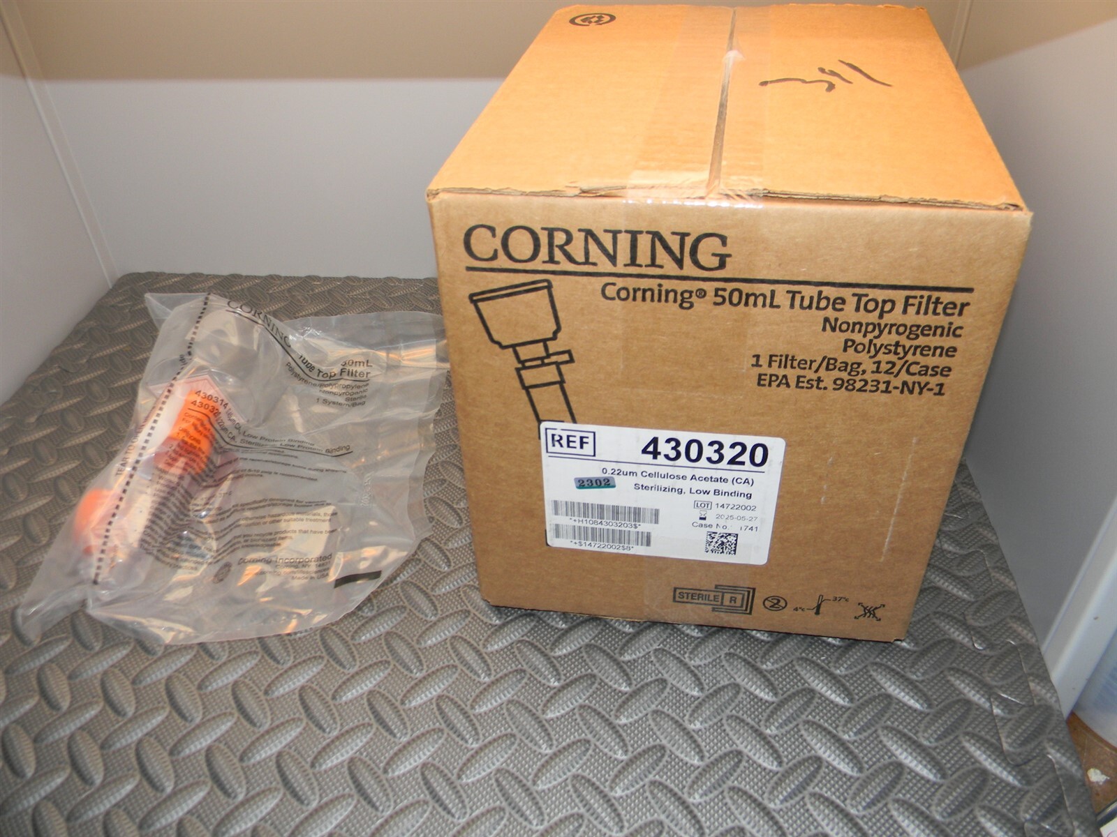 Corning 430320 50 mL Tube Top Vacuum Filter System, 0.22 µm Pore, Sterile, Q=12
